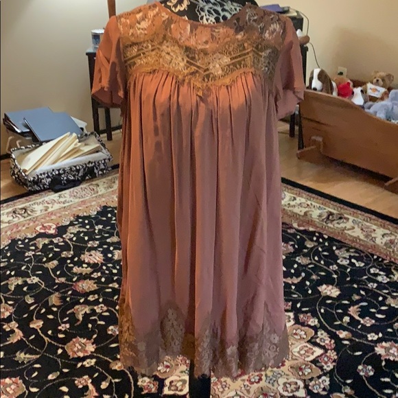 Brown lace tunic size large – never worn - Picture 2 of 4